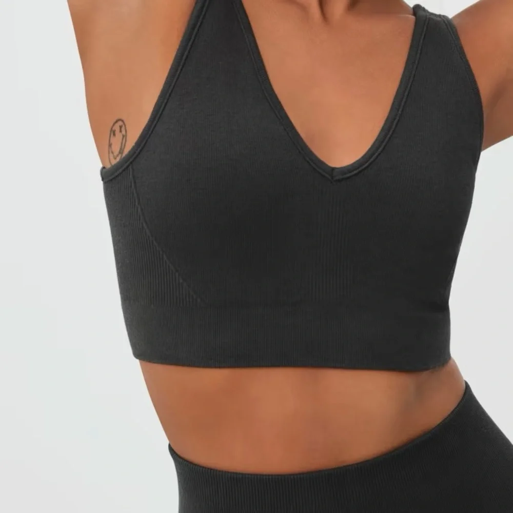 Everlane The Seamless Bra - Picture 5 of 5